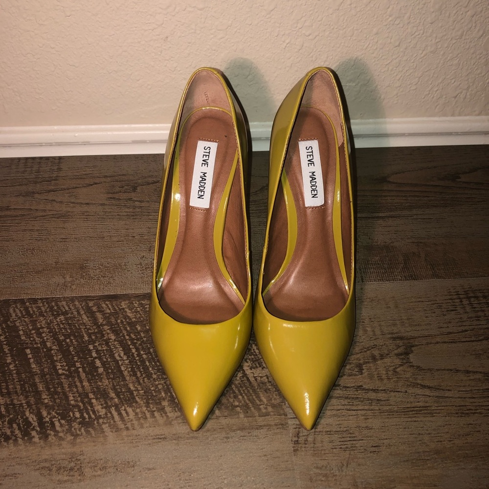 COPY - DAISIE LIME STEVE MADDEN HEELS